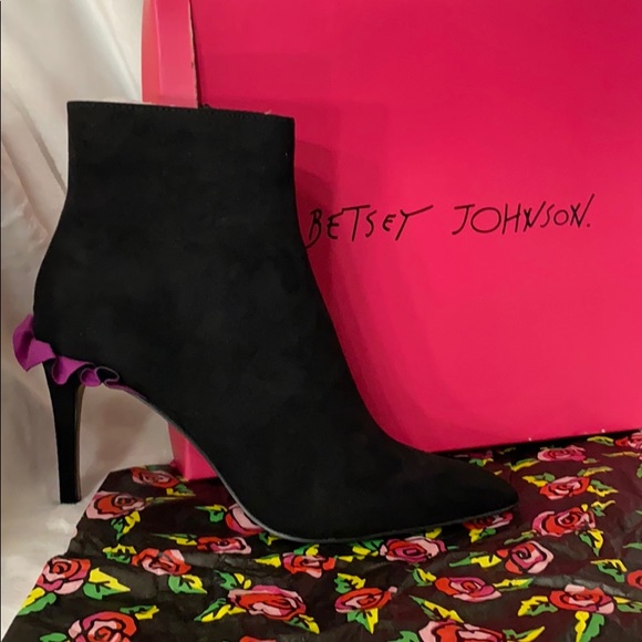 ***NEW*** Betsey Johnson Boots - Picture 5 of 5